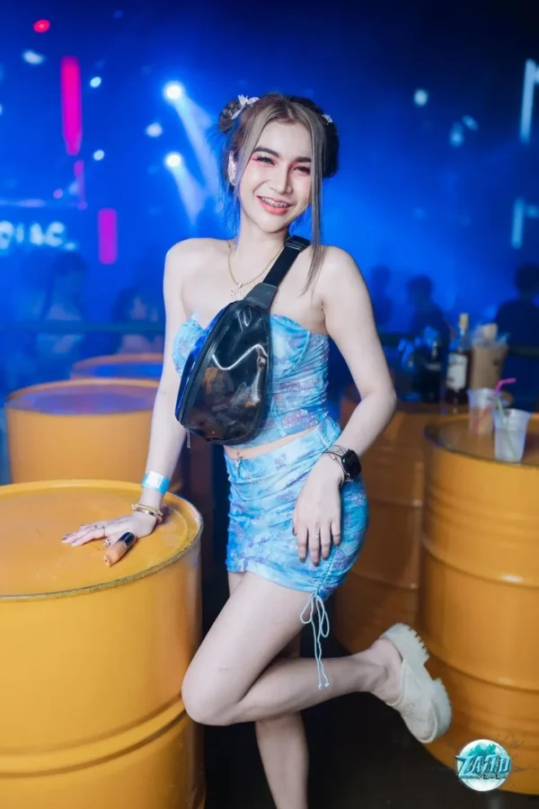 dek n กรุงเทพ งทองหลาง